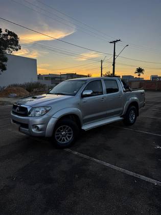 TOYOTA HILUX 3.0 SRV 4X4 CD 16V TURBO INTERCOOLER DIESEL 4P AUTOMÁTICO